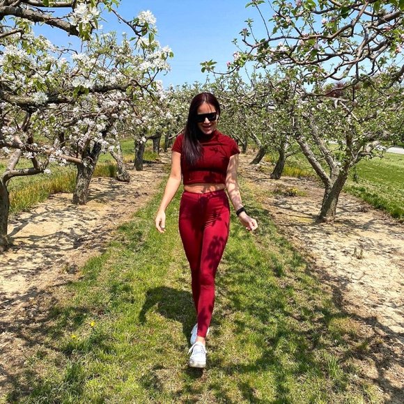 Hey! My name's Charla, welcome to my BodyFlexx Boutique! - Picture 1 of 1